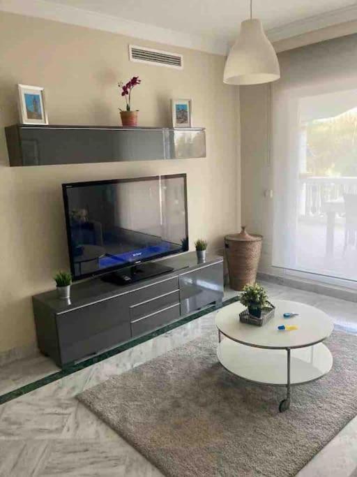 Apartment Urb Dama De Noche 5 Pax Y Terraza En Puerto Banus Marbella