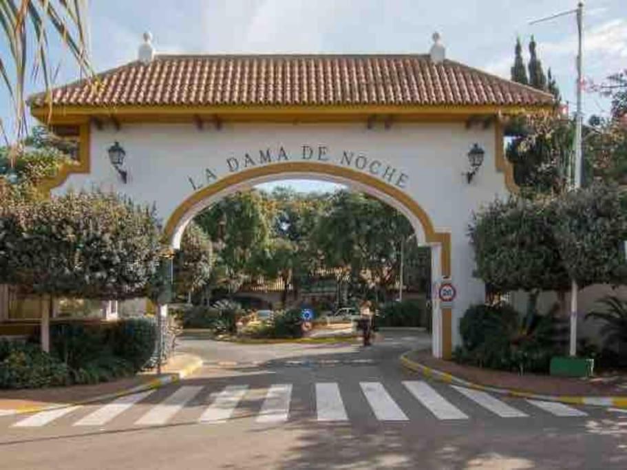 Urb Dama De Noche 5 Pax Y Terraza En Puerto Banus