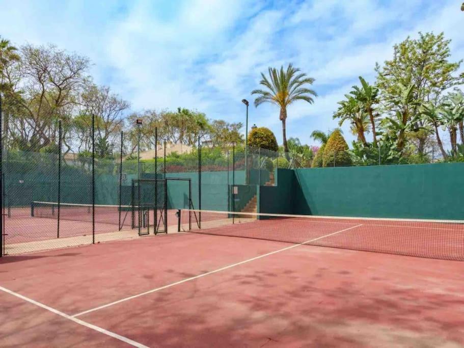Urb Dama De Noche 5 Pax Y Terraza En Puerto Banus Marbella